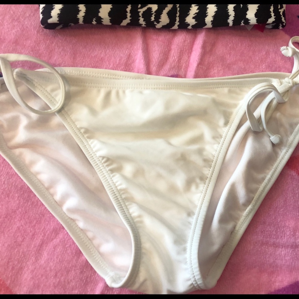 Victoria’s Secret Bikini & White Old Navy Bottom - Picture 2 of 5